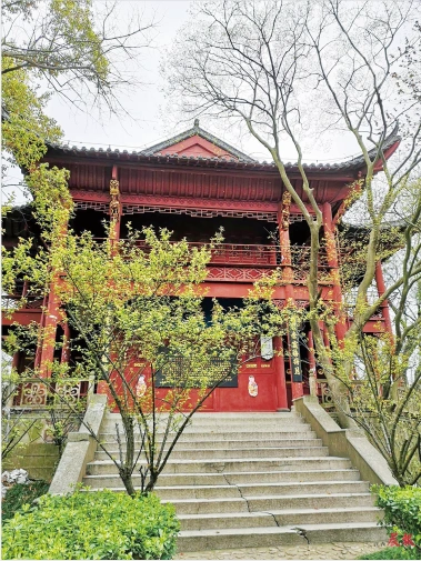 湖口名楼梅花厅静立石钟山顶百余年