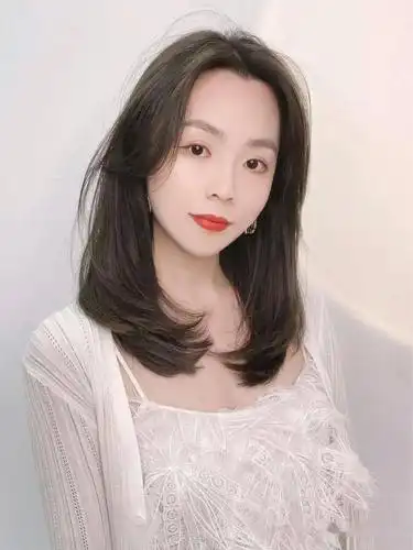 2021太流行"只烫发尾的发型"_气质