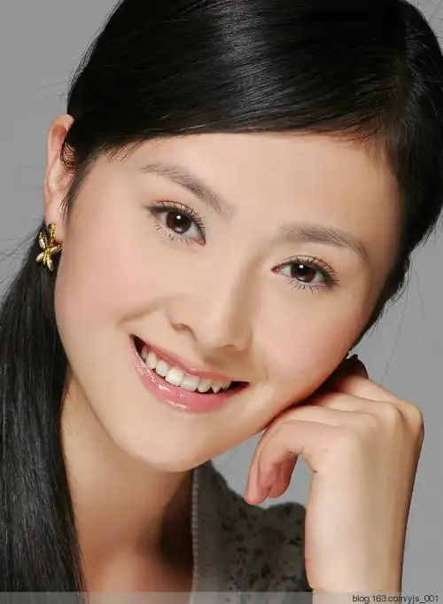 【转载】清纯大美女王琦写真(组图)