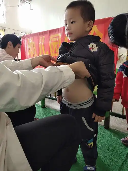 今天我们中班小朋友体检都棒棒哒.