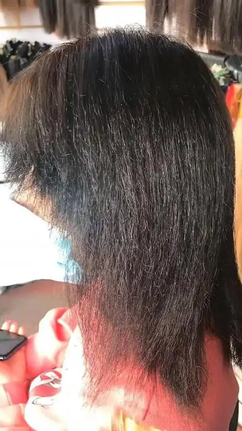 这是烫焦后的头发,用麦芽胶无痕接发片,效果非常不错