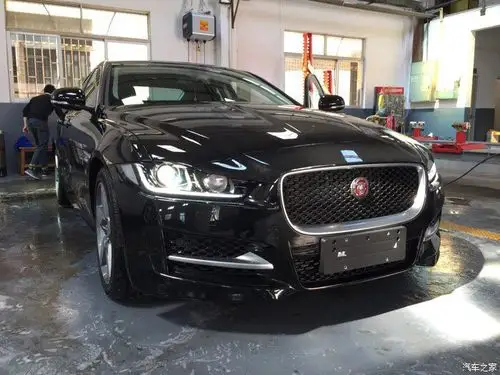 捷豹xe有黑色的吗
