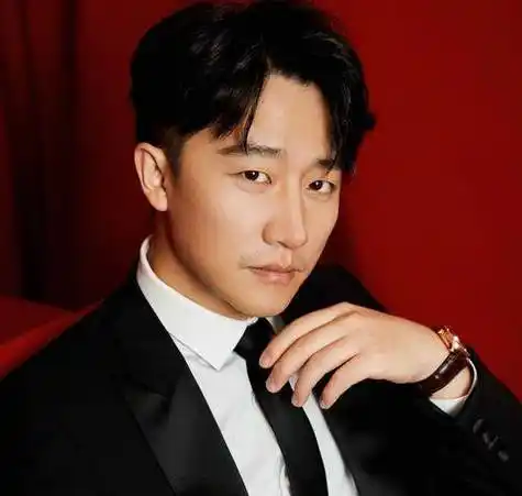 清爽小生黄轩也开始油腻了?