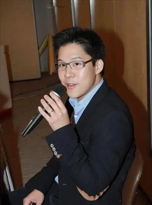 霍启刚惊慌失措,揭开婚姻真相,爱情长达19年