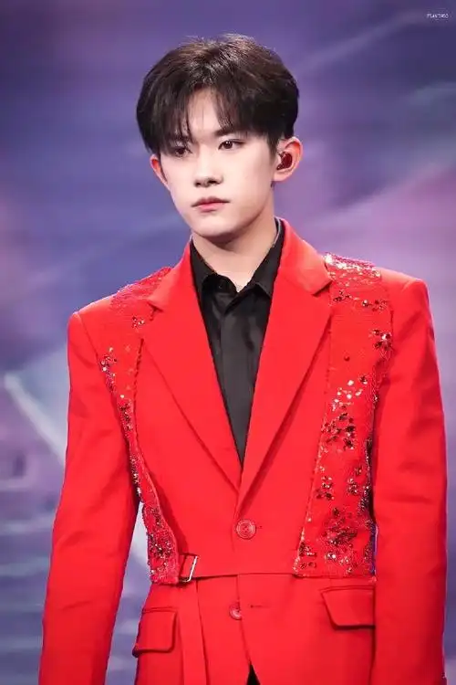 易烊千玺电影小小的我##四字 易烊千玺 yyqx 四字弟弟