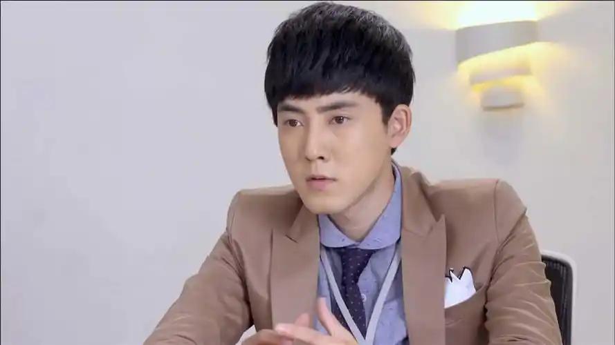 爱的阶梯皓天设计搞垮楚董谁知他拿出10个亿陪玩震惊全场