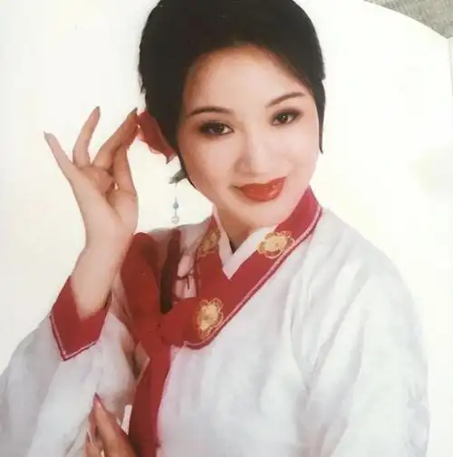 越剧名伶王志萍:巅峰时不顾恩师劝阻,奔赴日本寻爱,现在如何?