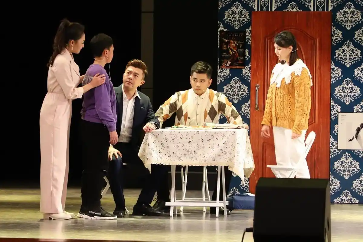 广西柳州市青少年普法舞台情景剧首演