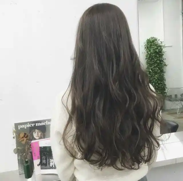 发型欣赏——大波浪发型