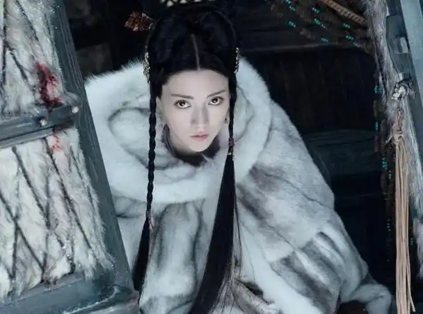 近日,备受瞩目的电影《封神》上映,其中女演员娜然饰演的妲己一角成为