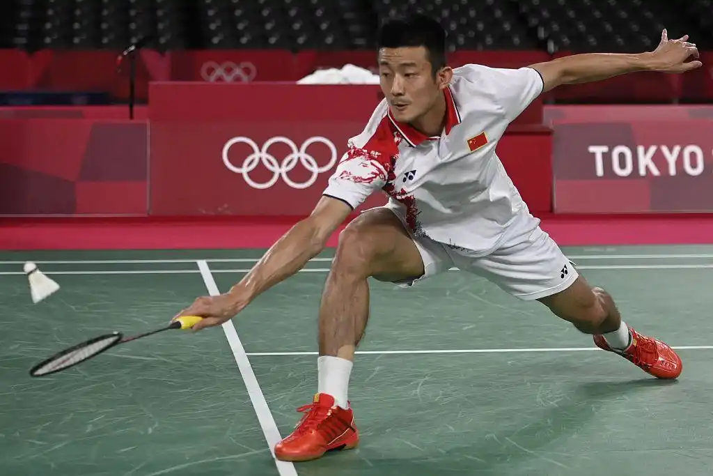 正文  北京时间8月2日,中国羽毛球运动员谌龙以0:2的大比分不敌丹麦