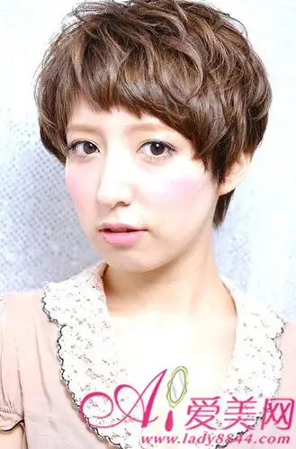 斜刘海碎发短发