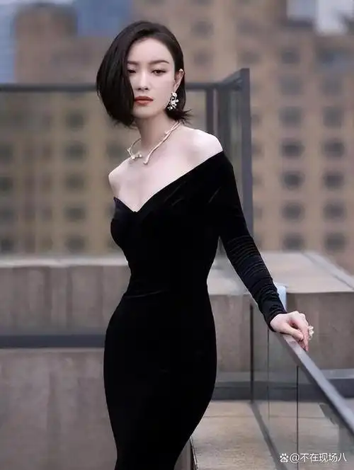 难尽了,她凭借一部《金陵十三衩》成功挤进"全球奖",可离开了老谋子后