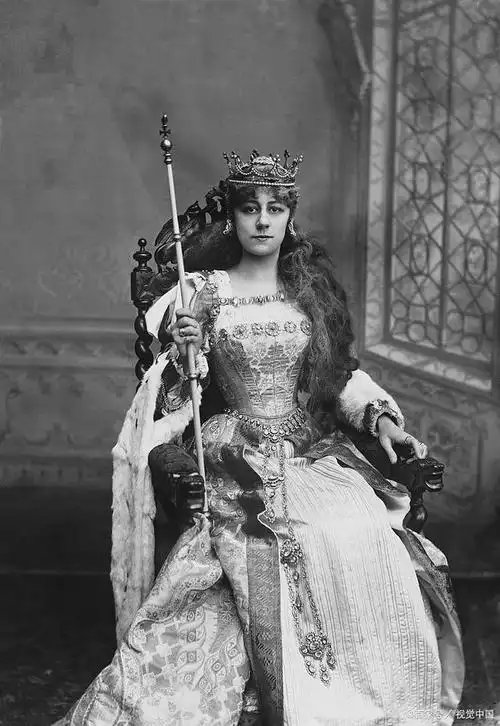 王国的故事:伊丽莎白一世两大女王的遗产