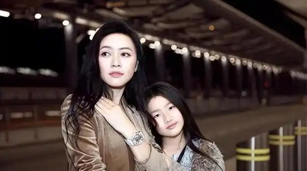 病死狱中8年后,明星妻子田海蓉与女儿如今还好吗|陆毅|鲍蕾|演员|演艺