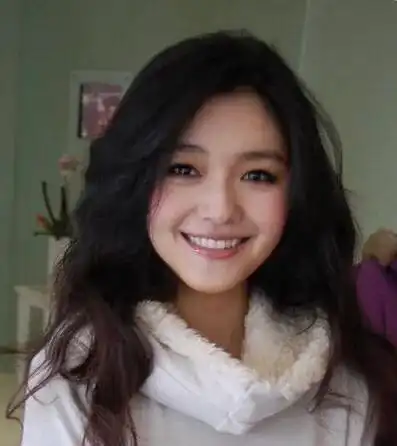 大s出道以来在颜值方面有很多争议,你们觉得她美么?