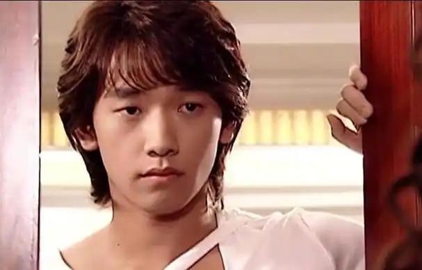 这些年来,rain的音乐和影视作品一直不断,虽然人气没以前那么火爆,但