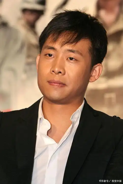 在《狂飙》这部备受瞩目的电视剧完结已经过去了六个月,然而,张译的