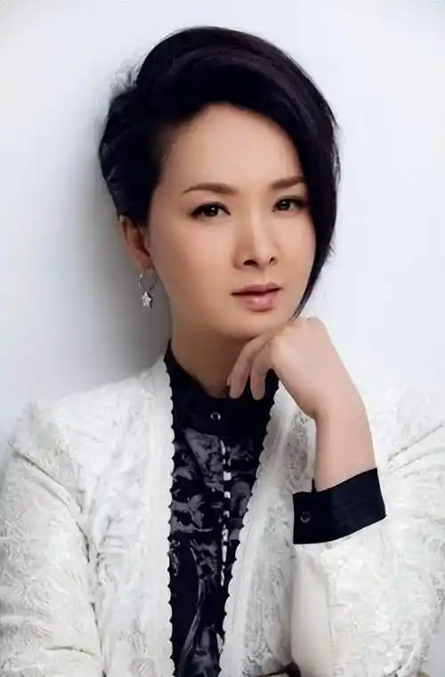 谢兰:嫁师小红坚持丁克12年愁坏婆婆,41岁意外得子全家乐开怀