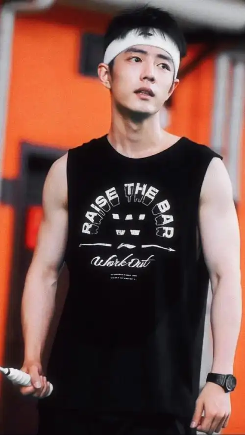 肖战男大运动风