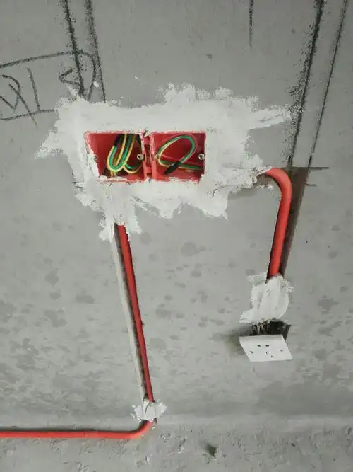 a5 地面布线是否采用点到点敷设方式;明线是否横平竖直 a6 电线不得