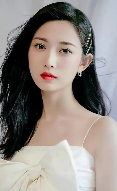 陈钰琪高清冷艳美照清纯可人