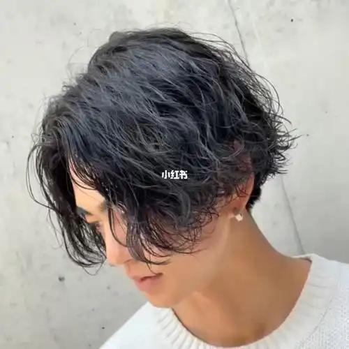 男生日系长发烫发