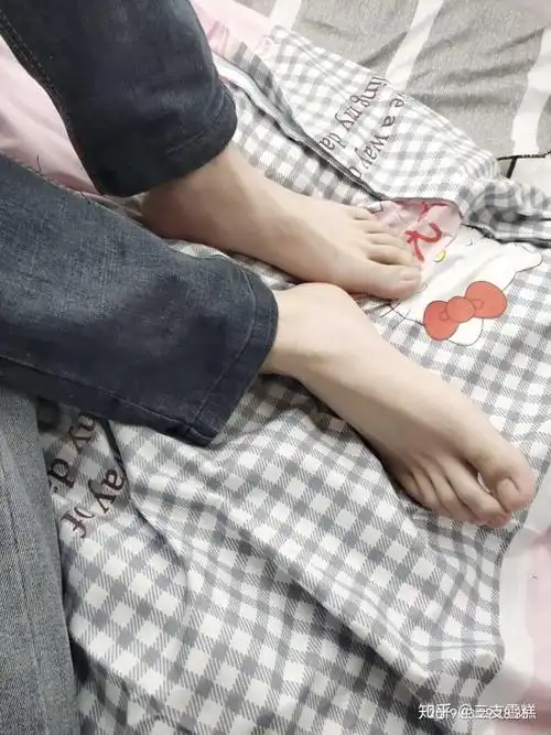 女孩子有一双好看的脚丫是一种什么样的体验?