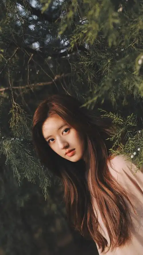 气质迷人女神赵露思优雅户外迷人写真