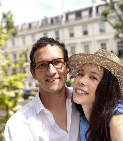 和周星驰冯德伦相恋莫文蔚和17岁初恋牵手结婚9年丁克有苦衷