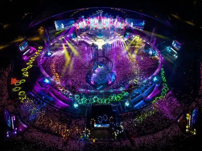 华晨宇演唱会8000万舞美,为歌迷造梦的他确实有两把刷子 - 启示号