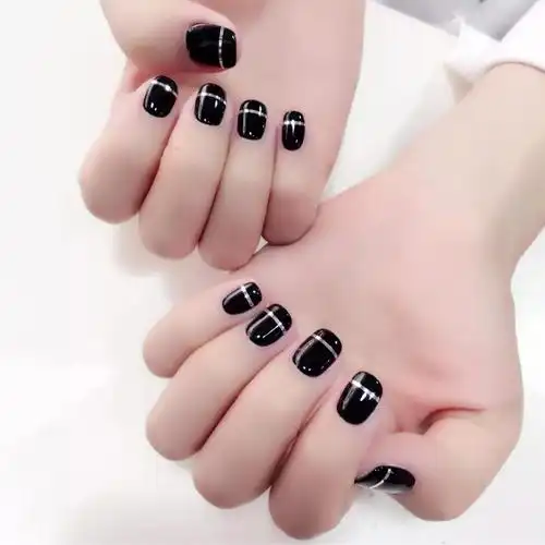 简单最美,60款不花哨的美甲送上