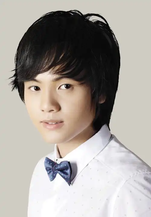 全心全意 /a>》由著名词曲创作人凉月作词作曲,著名流行歌手郑源演唱