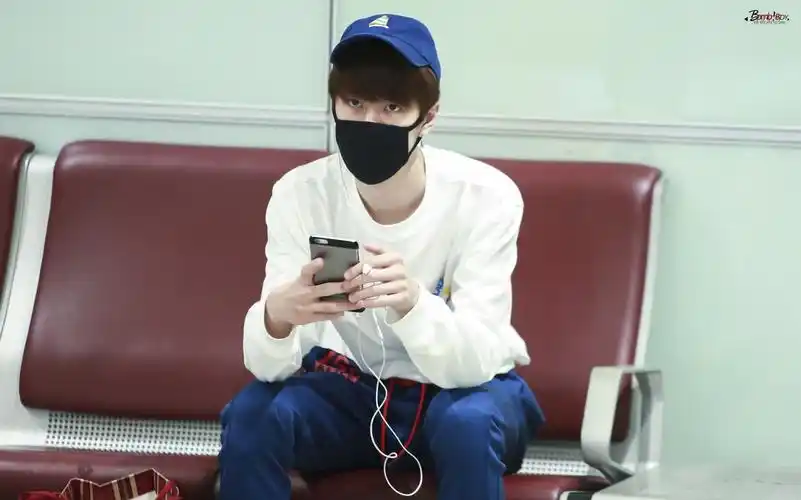 160613 上海&长沙机场 #uniq王一博