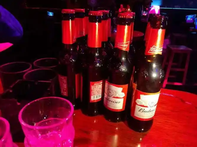 【2018年会请开门】【十二月每日福利】拼团的酒吧行