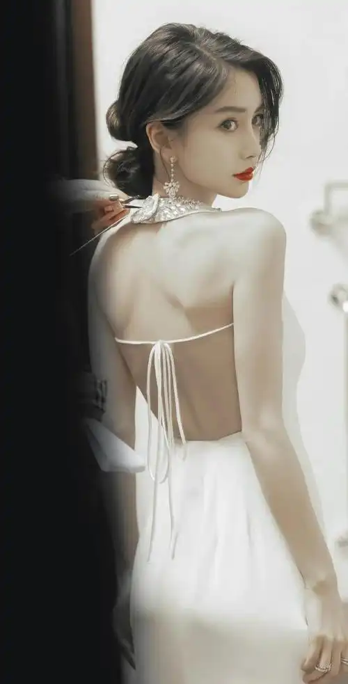 angelababy吊带裙余生再无倾城色一草一木皆相思