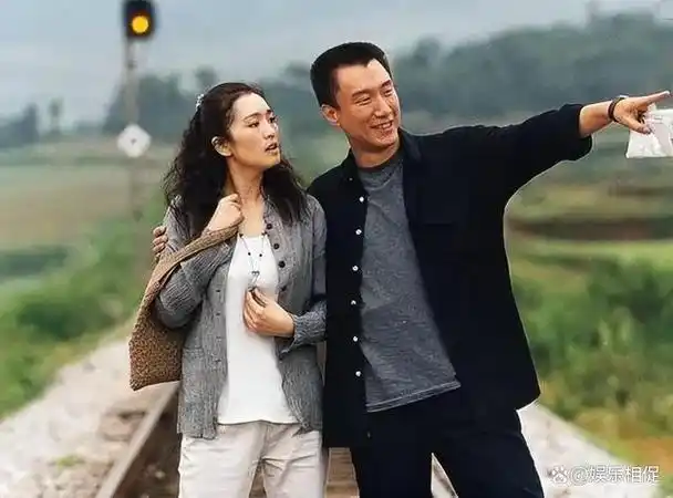 孙红雷:抛弃丁嘉丽,女方曾为捧红他下跪,获得名利成为人生赢家