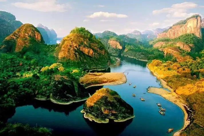 江西旅游景点必去十大排名(盘点江西旅游十个值得一去的地方)