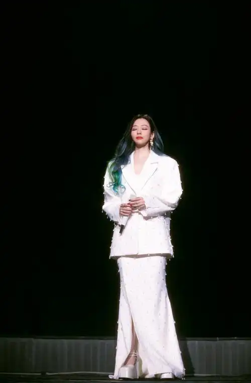 张靓颖超话7715#张靓颖光2023巡回演唱会#特殊的11.