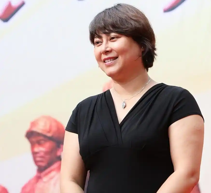 唐国强女儿唐莉:生母悲情离世,父亲再婚娶壮丽,她在泪水中长大