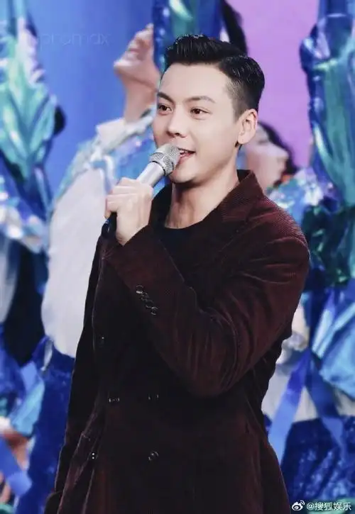 陈伟霆帅得很安心##陈伟霆我们想看你跳舞别忍跳起来##春晚