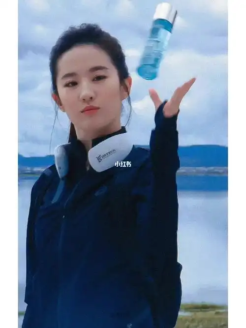 刘亦菲温碧泉广告