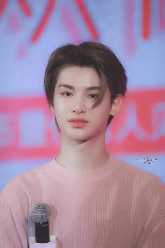 黄明昊