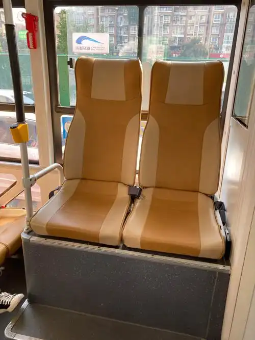 成都公交封神了这么舒服还开啥车