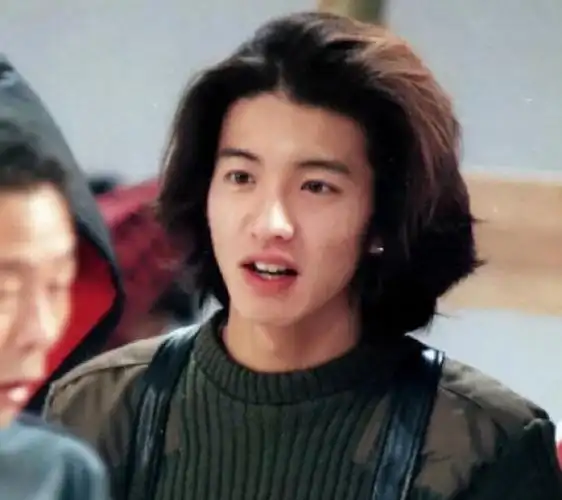 撕漫男本男,说句年轻时的木村拓哉是神颜代表不过分吧,谁还没有过被他