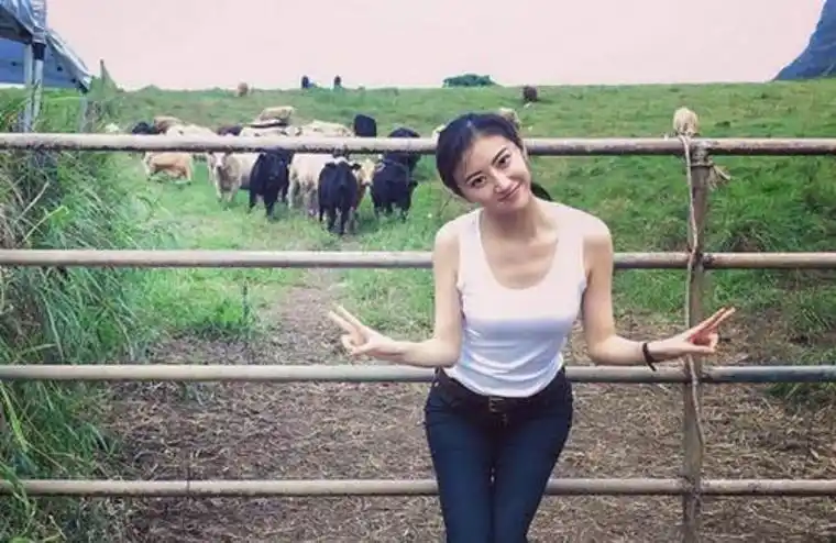 景甜回应跑步姿势本以为是电影效果得知原因让人心疼