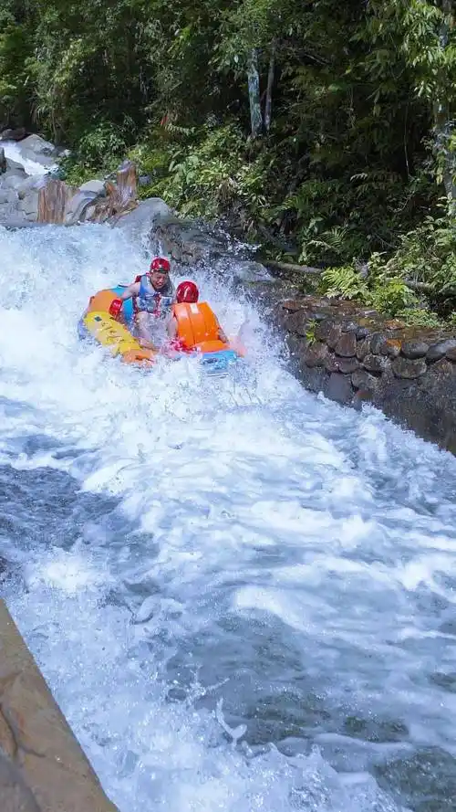 2022五一奇幻开漂江西九瀑峡漂流全家p的双河道奇幻漂流