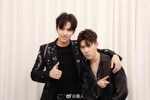 组图:迪玛希与马伯骞同台演唱 细腻柔美的天籁遭遇嘻哈说唱_高清图集