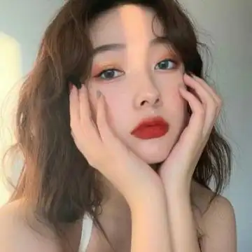 2020扣扣女生头像高冷成熟一点 深情至极感动的也是自己