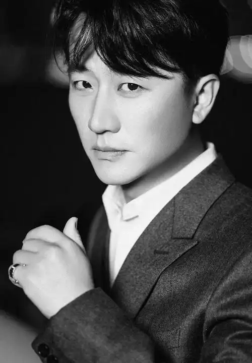 回顾励志的黄轩22岁丧父曾孤独不得志如今苦尽甘来